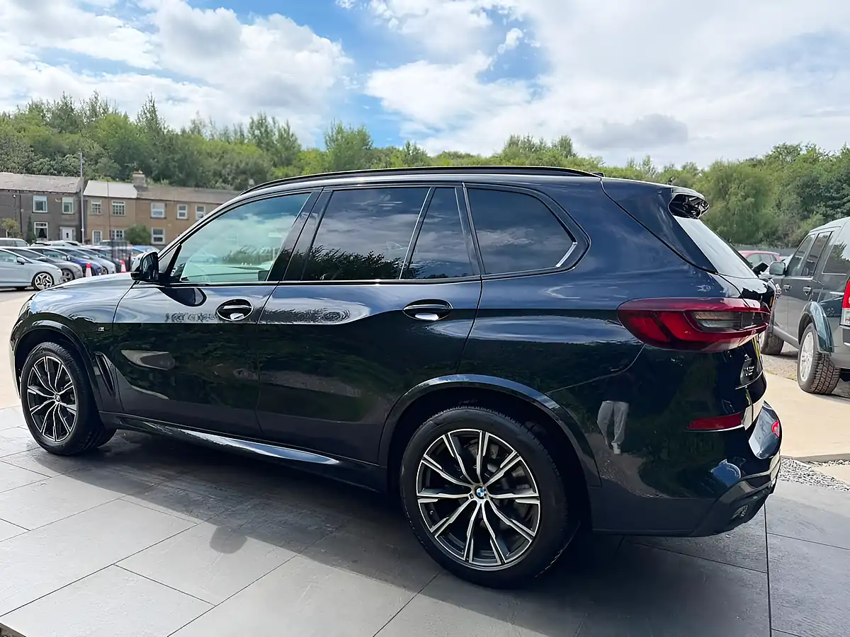 Used 2021 BMW X5 M Sport Black - Interior and Exterior details 8