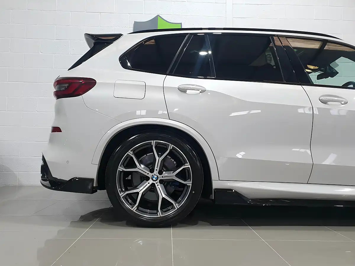 Used 2021 BMW X5 M Sport Mineral White - Interior and Exterior details 16
