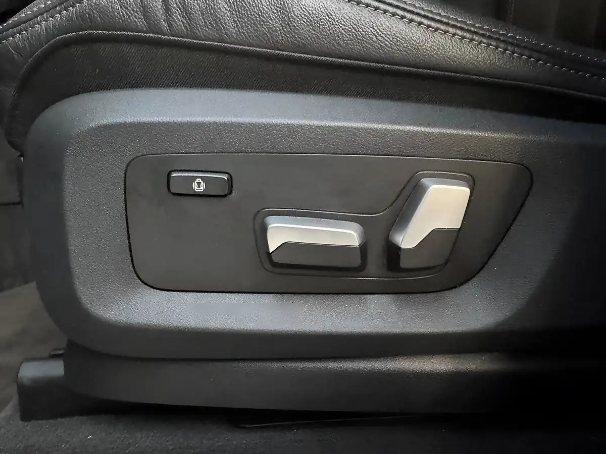 Used 2021 BMW X5 M Sport Sapphire Black Metallic - Interior and Exterior details 18