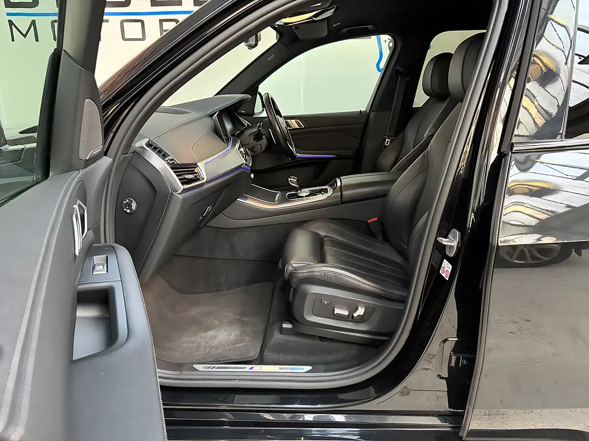 Used 2021 BMW X5 M Sport Sapphire Black Metallic - Interior and Exterior details 9