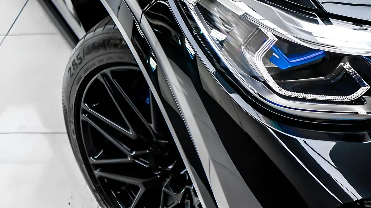 Used 2021 BMW X6 M Competition Black - Interior and Exterior details 7