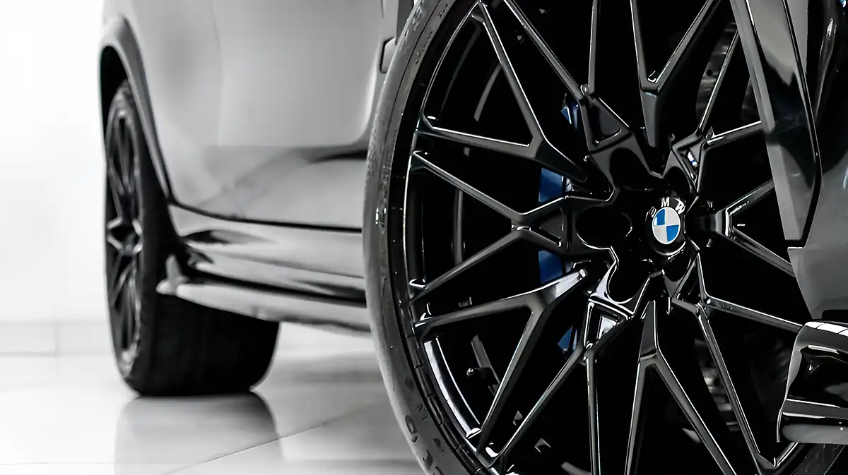 Used 2021 BMW X6 M Competition Black - Interior and Exterior details 8