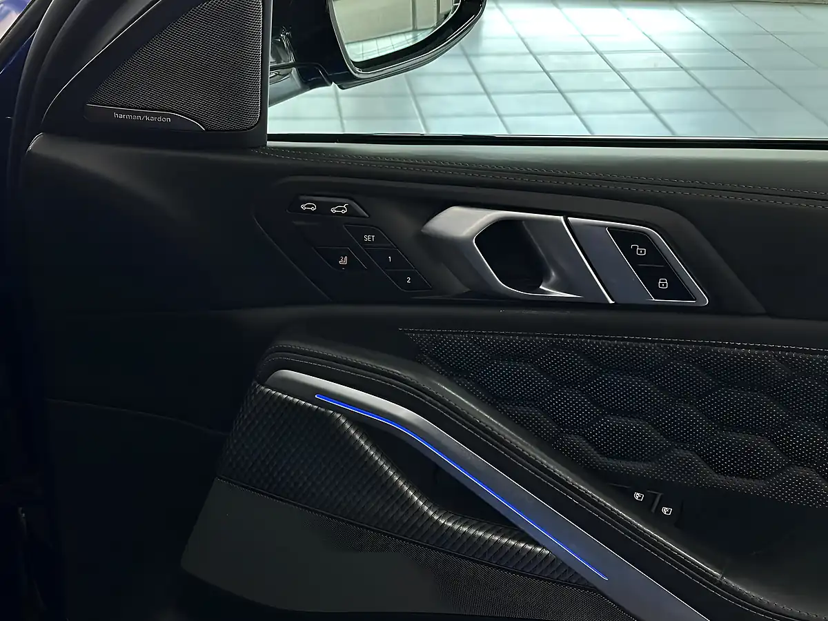 Used 2021 BMW X6 M Competition Blue - Interior and Exterior details 13