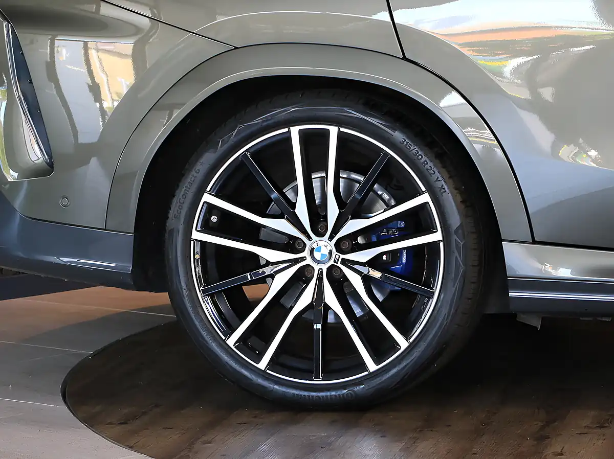 Used 2021 BMW X6 M Sport Manhattan Green - Interior and Exterior details 9