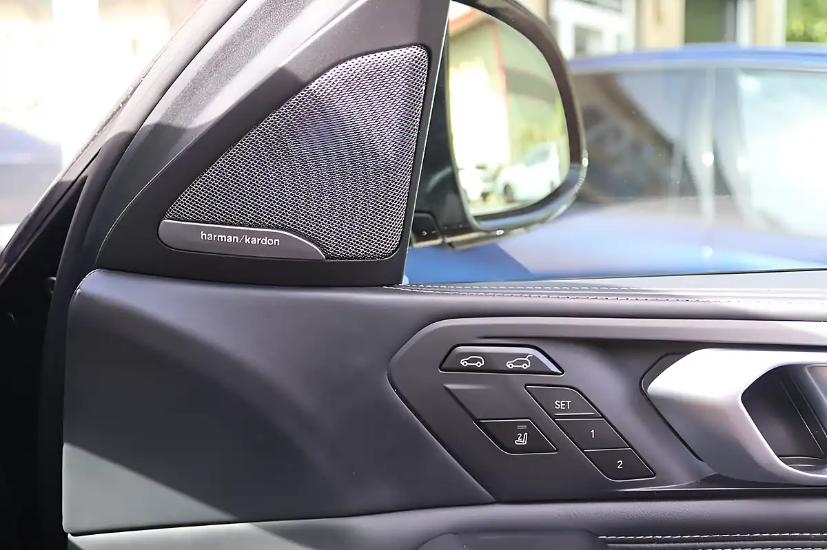 Used 2021 BMW X6 M50i Carbon Black - Interior and Exterior details 16