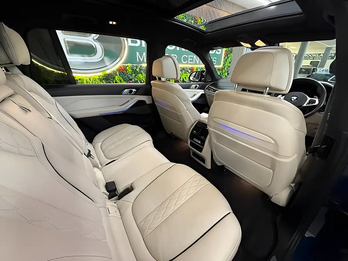 Used 2021 BMW X7 4X Services & Huge Spec Blue - Interior and Exterior details 16