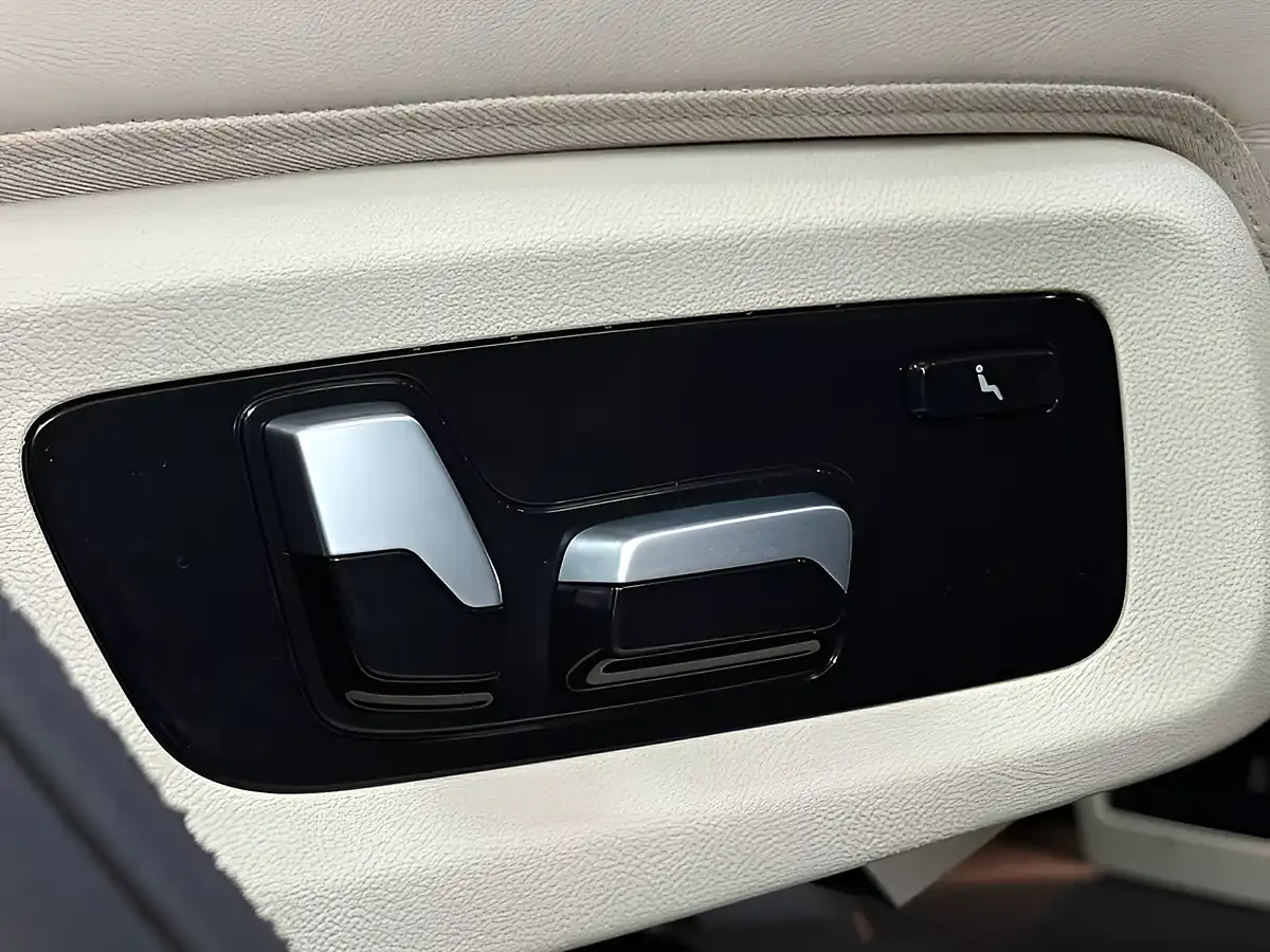 Used 2021 BMW X7 4X Services & Huge Spec Blue - Interior and Exterior details 20