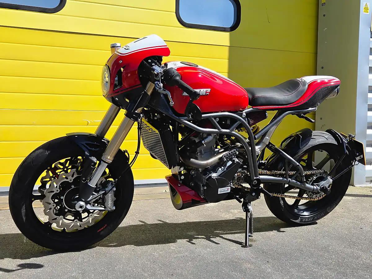Used 2021 Ccm Spitfire Foggy S Red - Interior and Exterior details 6