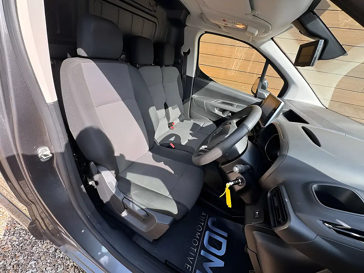 Used 2021 Citroen Berlingo 1000 Driver Grey - Interior and Exterior details 13