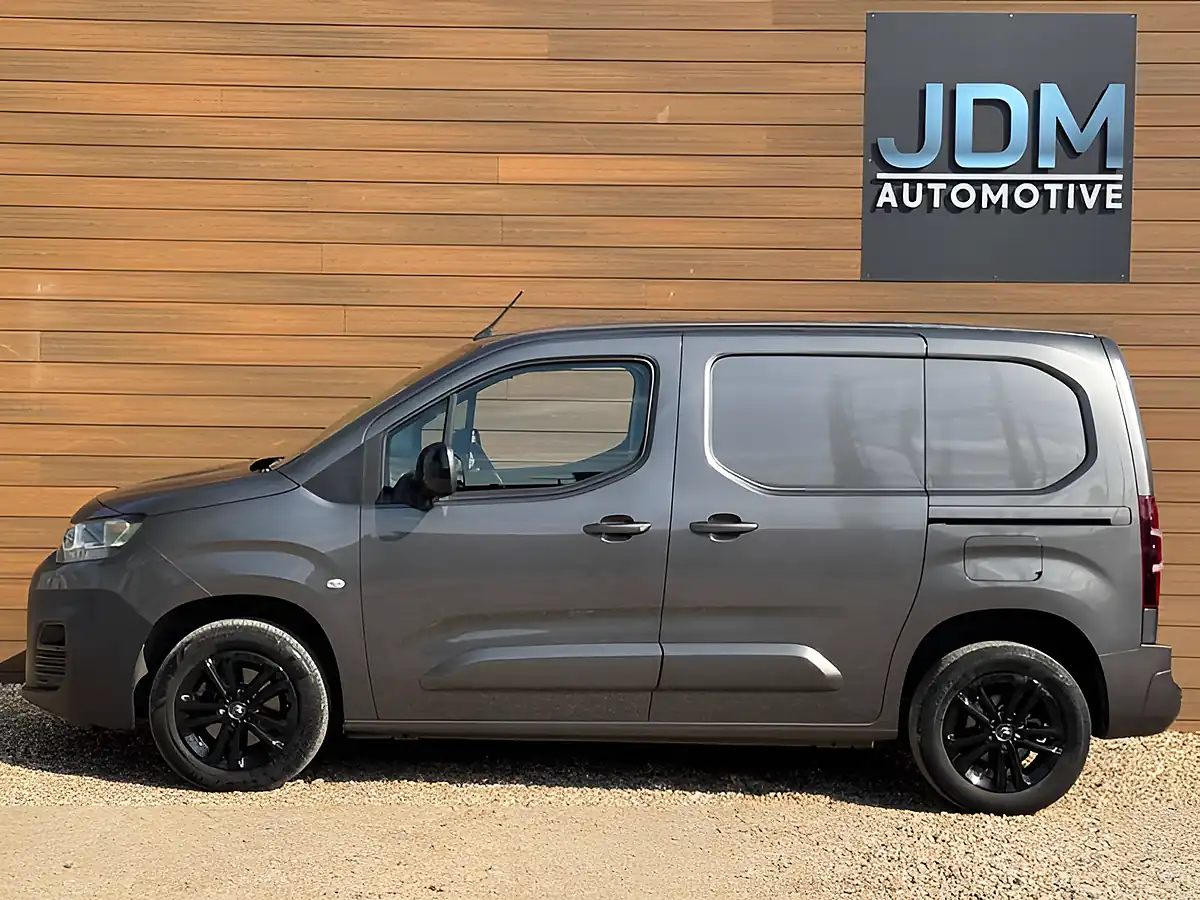 Used 2021 Citroen Berlingo 1000 Driver Grey - Interior and Exterior details 7