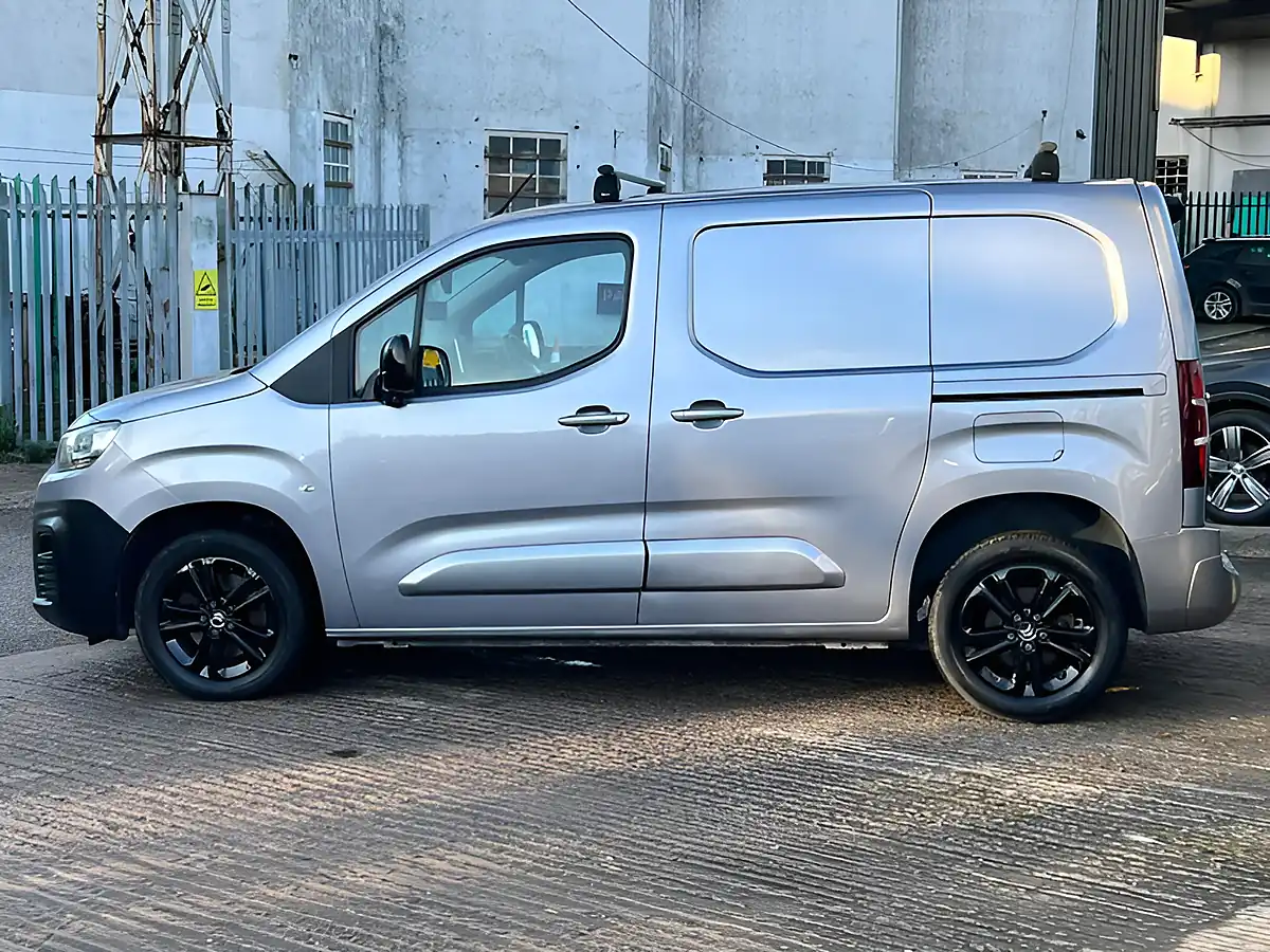 Used 2021 Citroen Berlingo 1000 Driver M Grey - Interior and Exterior details 16