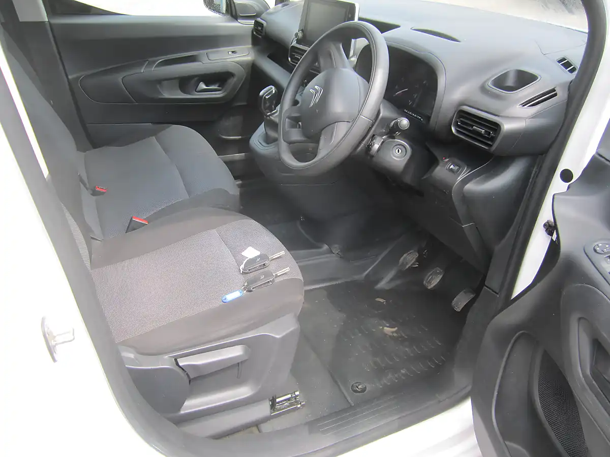 Used 2021 Citroen Berlingo 1000 Enterprise White - Interior and Exterior details 13