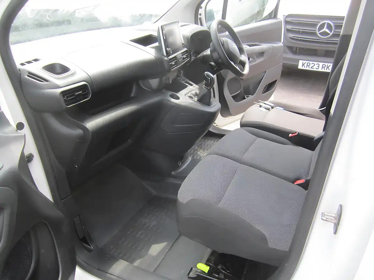 Used 2021 Citroen Berlingo 1000 Enterprise White - Interior and Exterior details 14