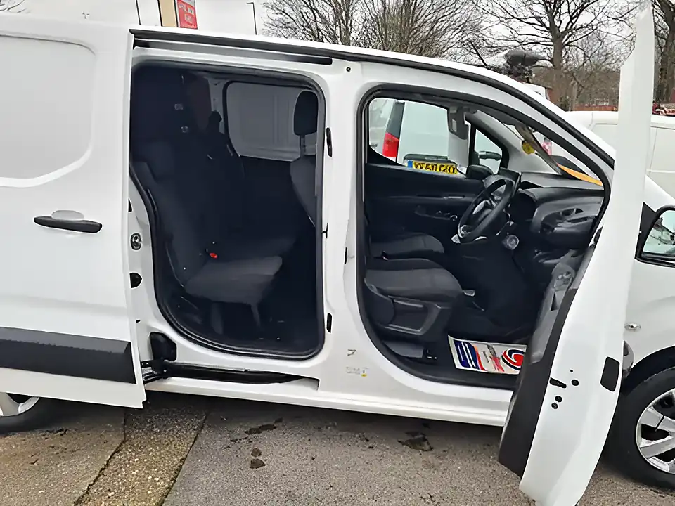 Used 2021 Citroen Berlingo Crewvan - Interior and Exterior details 7