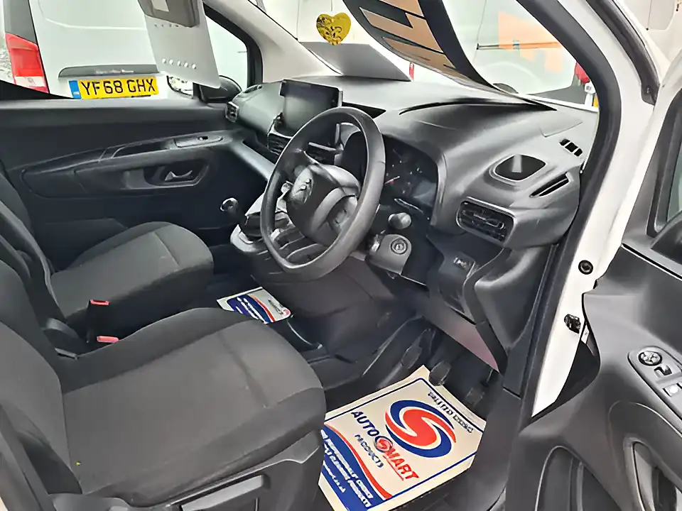Used 2021 Citroen Berlingo Crewvan - Interior and Exterior details 9