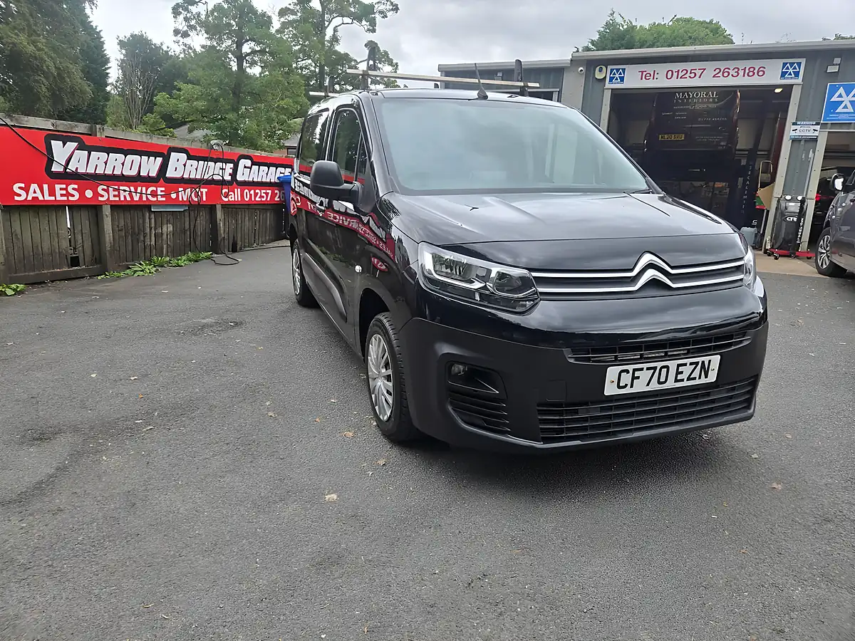 Used 2021 Citroen Berlingo Enterprise Black - Front View
