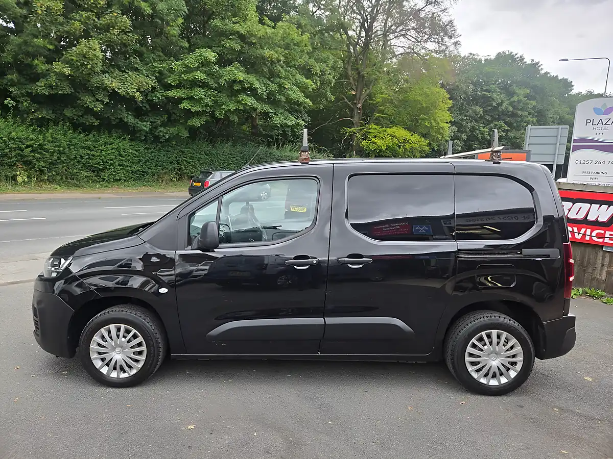Used 2021 Citroen Berlingo Enterprise Black - Interior and Exterior details 4