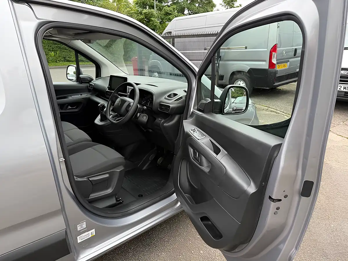 Used 2021 Citroen Berlingo Enterprise M Grey - Interior and Exterior details 15