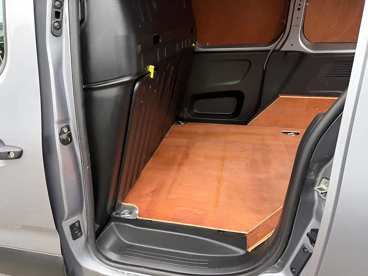 Used 2021 Citroen Berlingo Enterprise M Grey - Interior and Exterior details 18