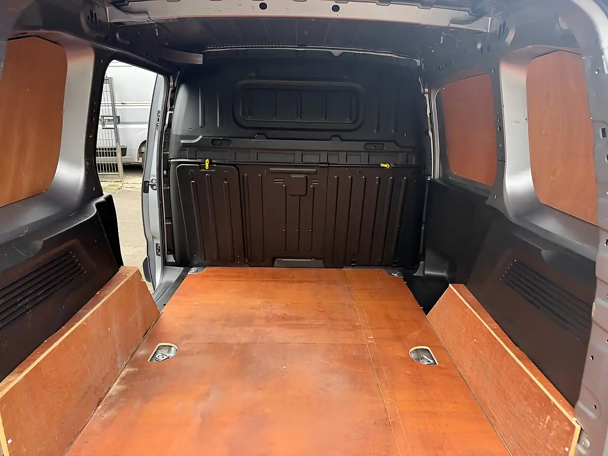 Used 2021 Citroen Berlingo Enterprise M Grey - Interior and Exterior details 19