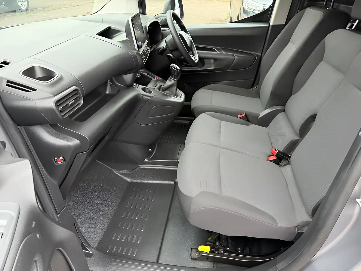 Used 2021 Citroen Berlingo Enterprise M Grey - Interior and Exterior details 8