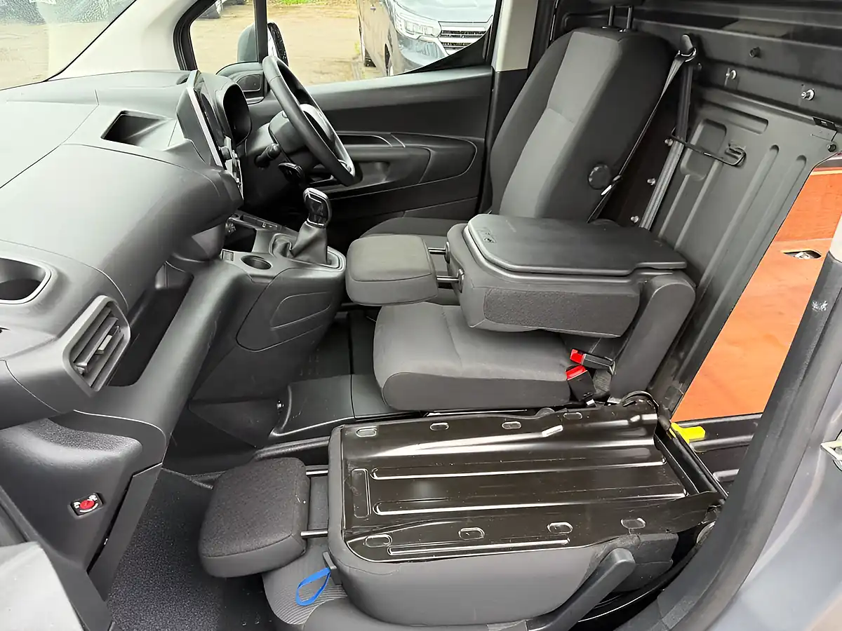 Used 2021 Citroen Berlingo Enterprise M Grey - Interior and Exterior details 9