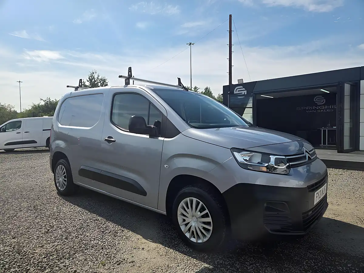 Used 2021 Citroen Berlingo Enterprise M Grey - Front View