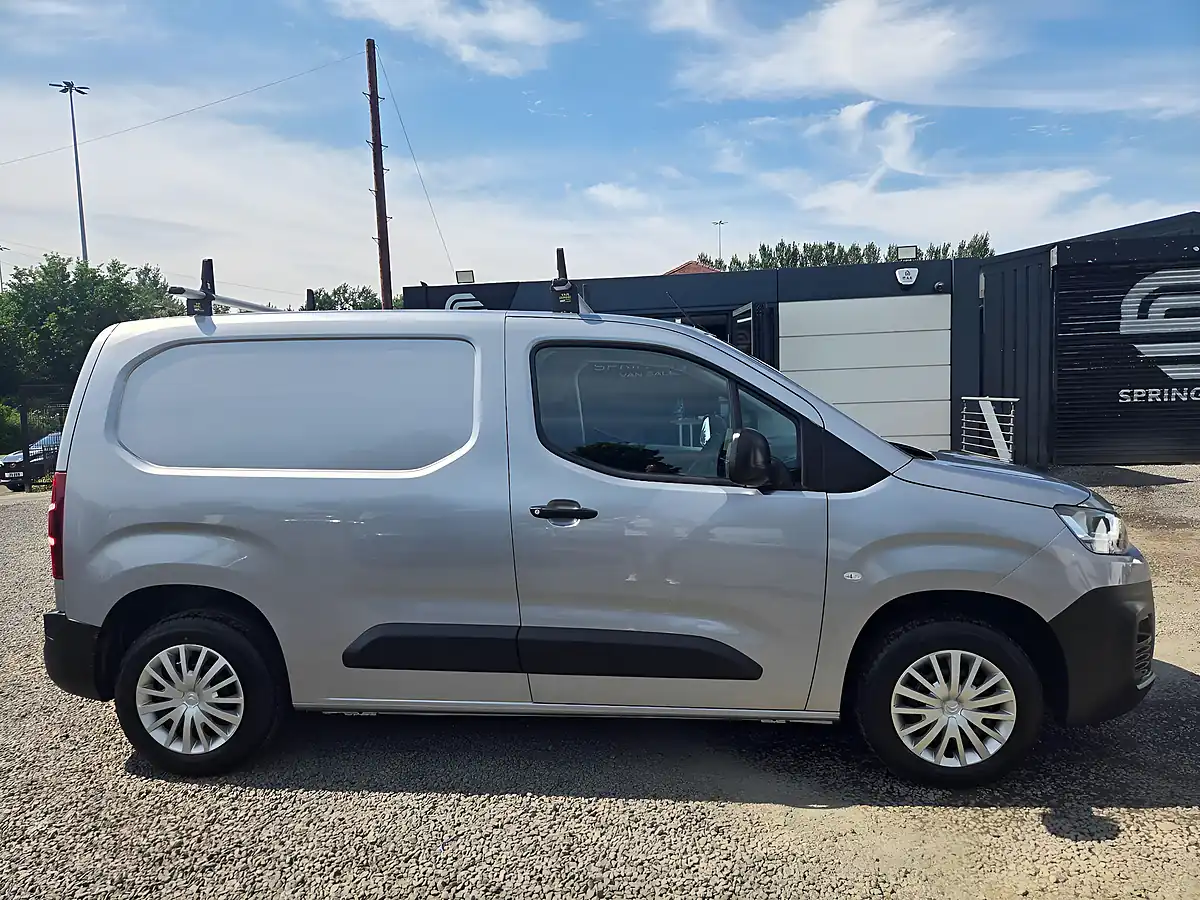 Used 2021 Citroen Berlingo Enterprise M Grey - Interior and Exterior details 3