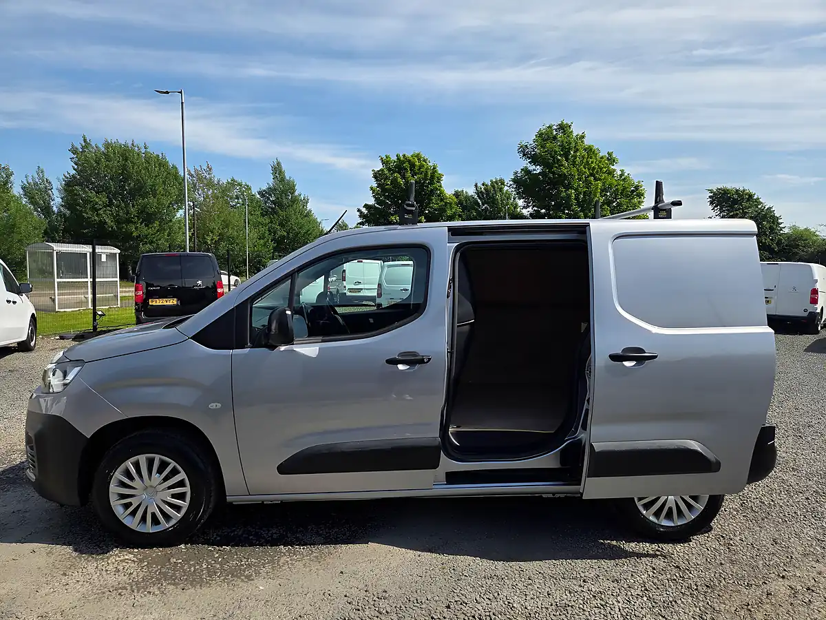 Used 2021 Citroen Berlingo Enterprise M Grey - Interior and Exterior details 9