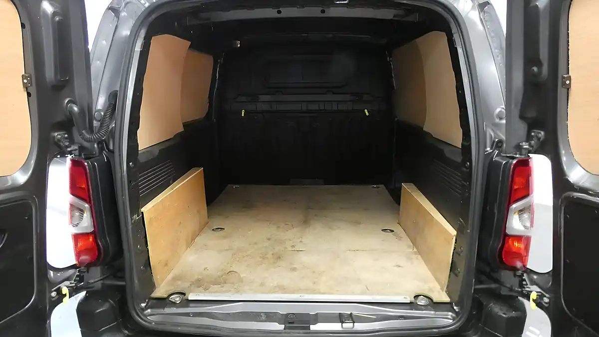 Used 2021 Citroen Berlingo Enterprise M Grey - Interior and Exterior details 4