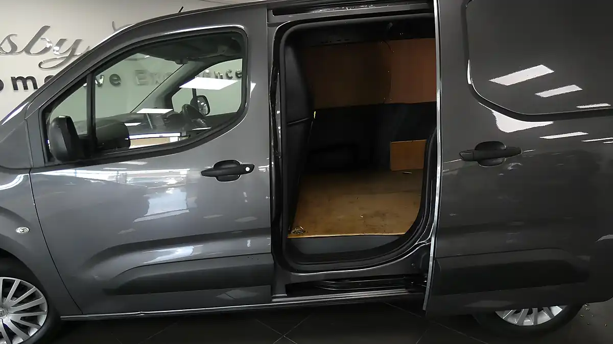 Used 2021 Citroen Berlingo Enterprise M Grey - Interior and Exterior details 7