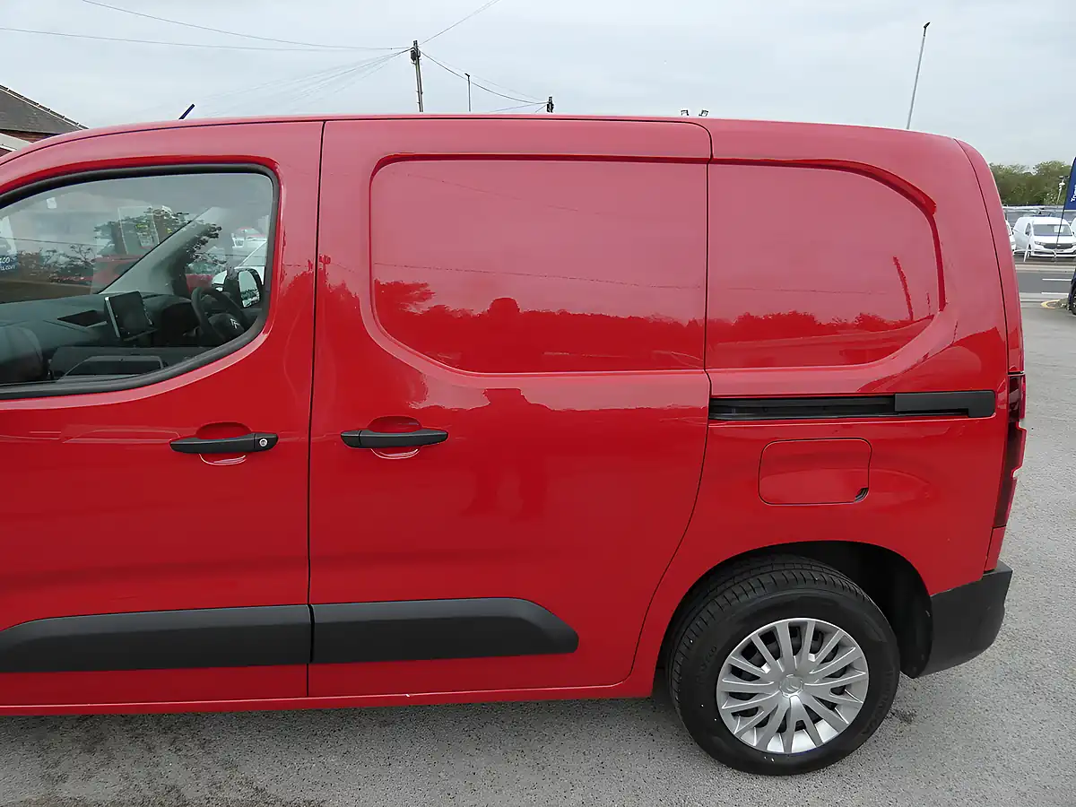 Used 2021 Citroen Berlingo Enterprise M Pro Red - Interior and Exterior details 13