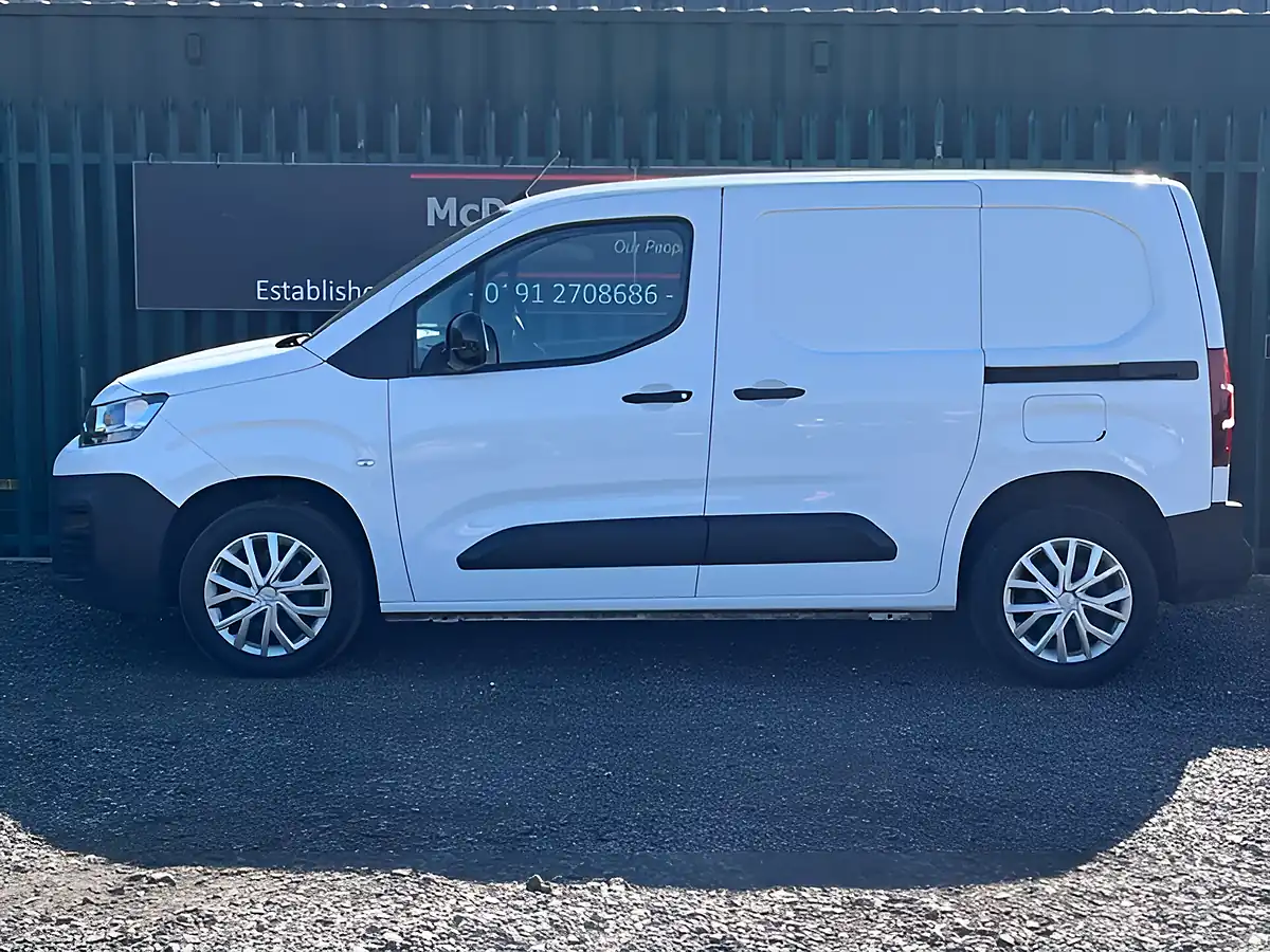 Used 2021 Citroen Berlingo Enterprise M Pro White - Interior and Exterior details 3