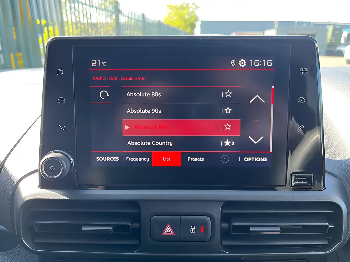 Used 2021 Citroen Berlingo Enterprise M Pro White - Interior and Exterior details 12