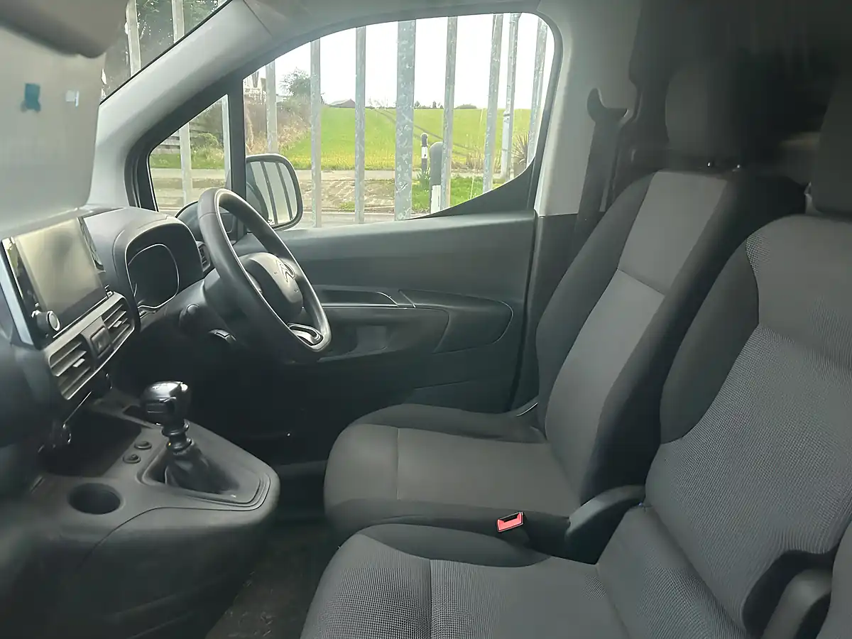 Used 2021 Citroen Berlingo Enterprise M Pro White - Interior and Exterior details 11