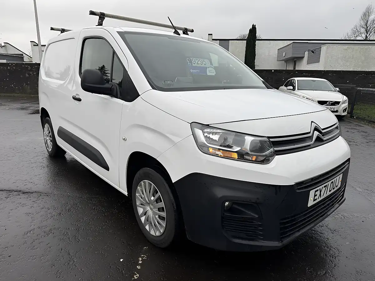 Used 2021 Citroen Berlingo Enterprise M Pro White - Front View