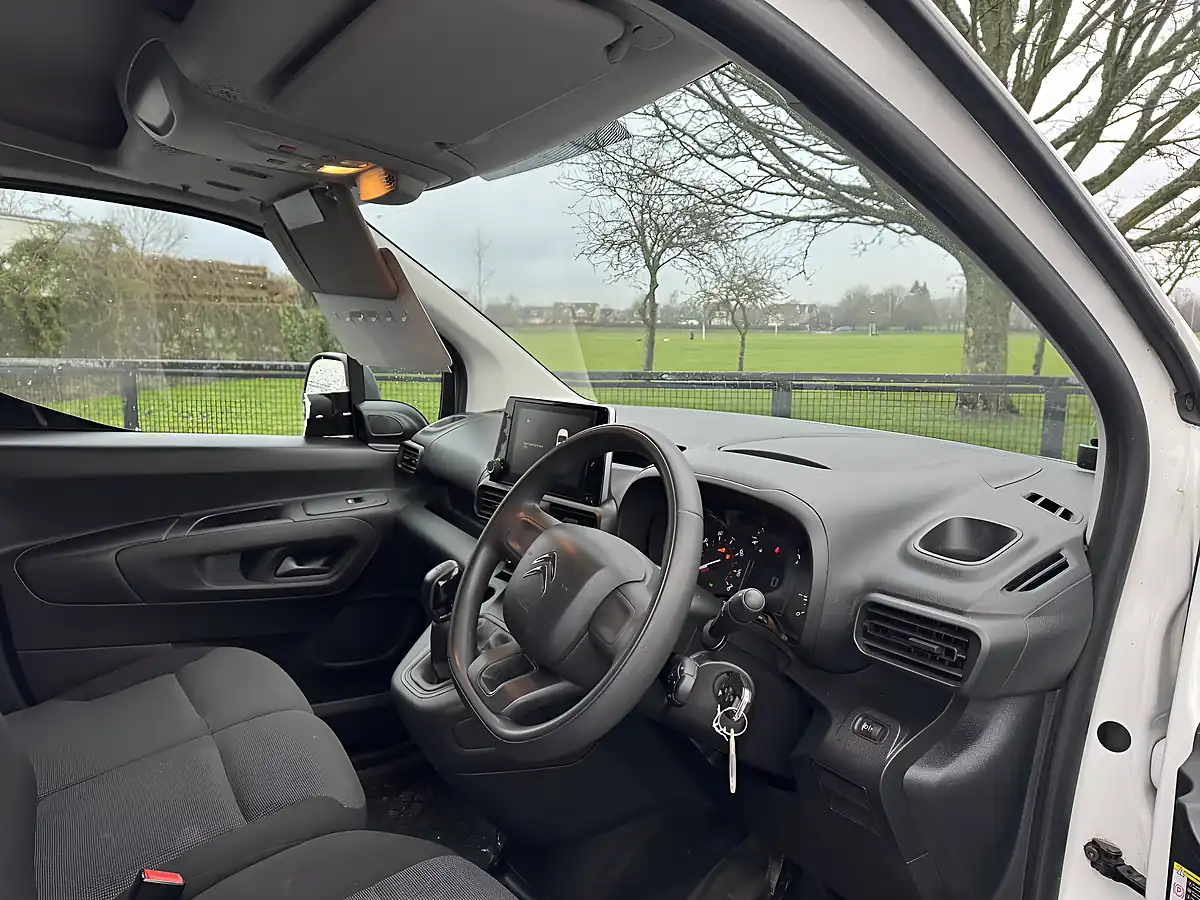 Used 2021 Citroen Berlingo Enterprise M Pro White - Interior and Exterior details 15