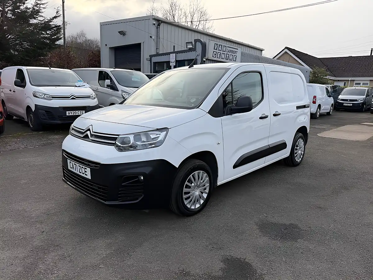 Used 2021 Citroen Berlingo Enterprise M Pro White - Front View