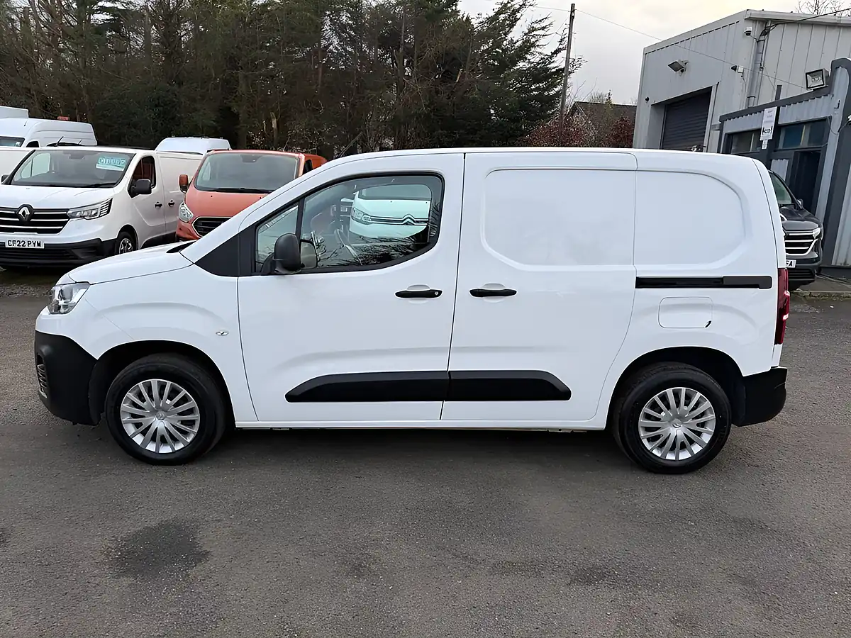 Used 2021 Citroen Berlingo Enterprise M Pro White - Interior and Exterior details 13