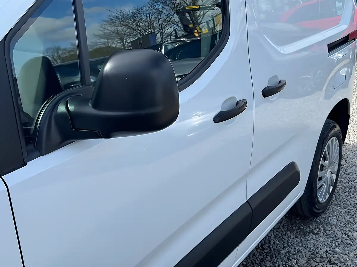 Used 2021 Citroen Berlingo Enterprise M White - Interior and Exterior details 12