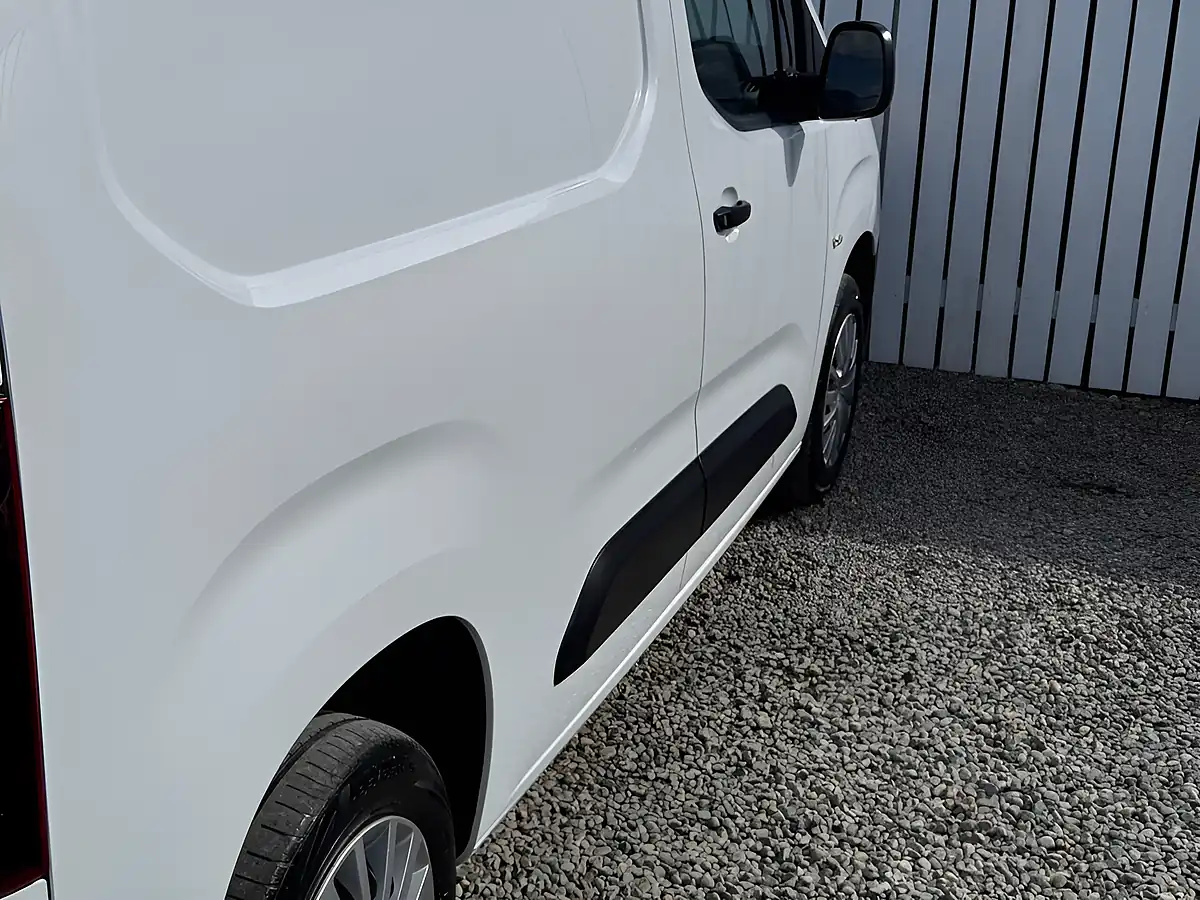 Used 2021 Citroen Berlingo Enterprise M White - Interior and Exterior details 9