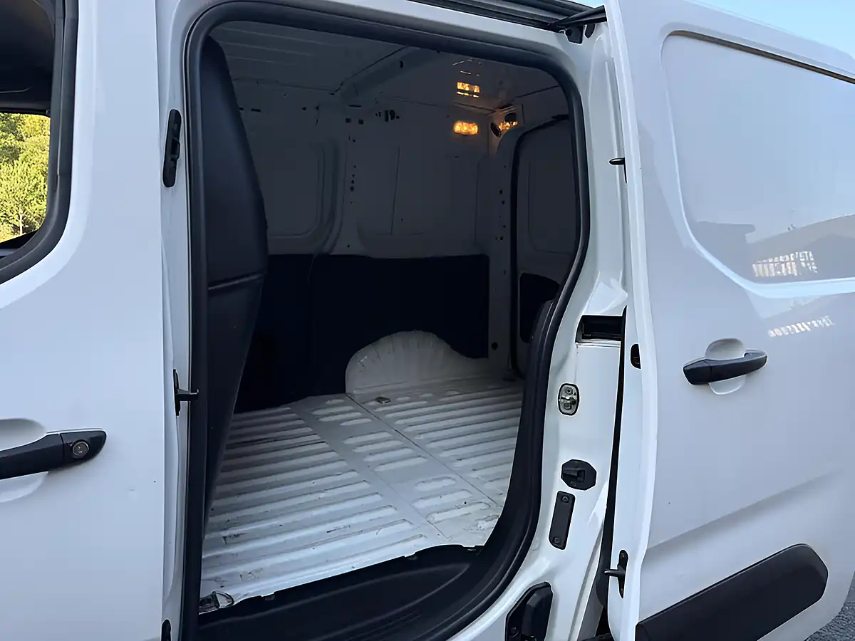 Used 2021 Citroen Berlingo Enterprise M White - Interior and Exterior details 11