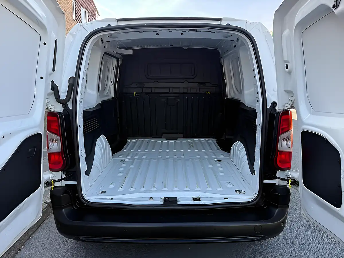 Used 2021 Citroen Berlingo Enterprise M White - Interior and Exterior details 12