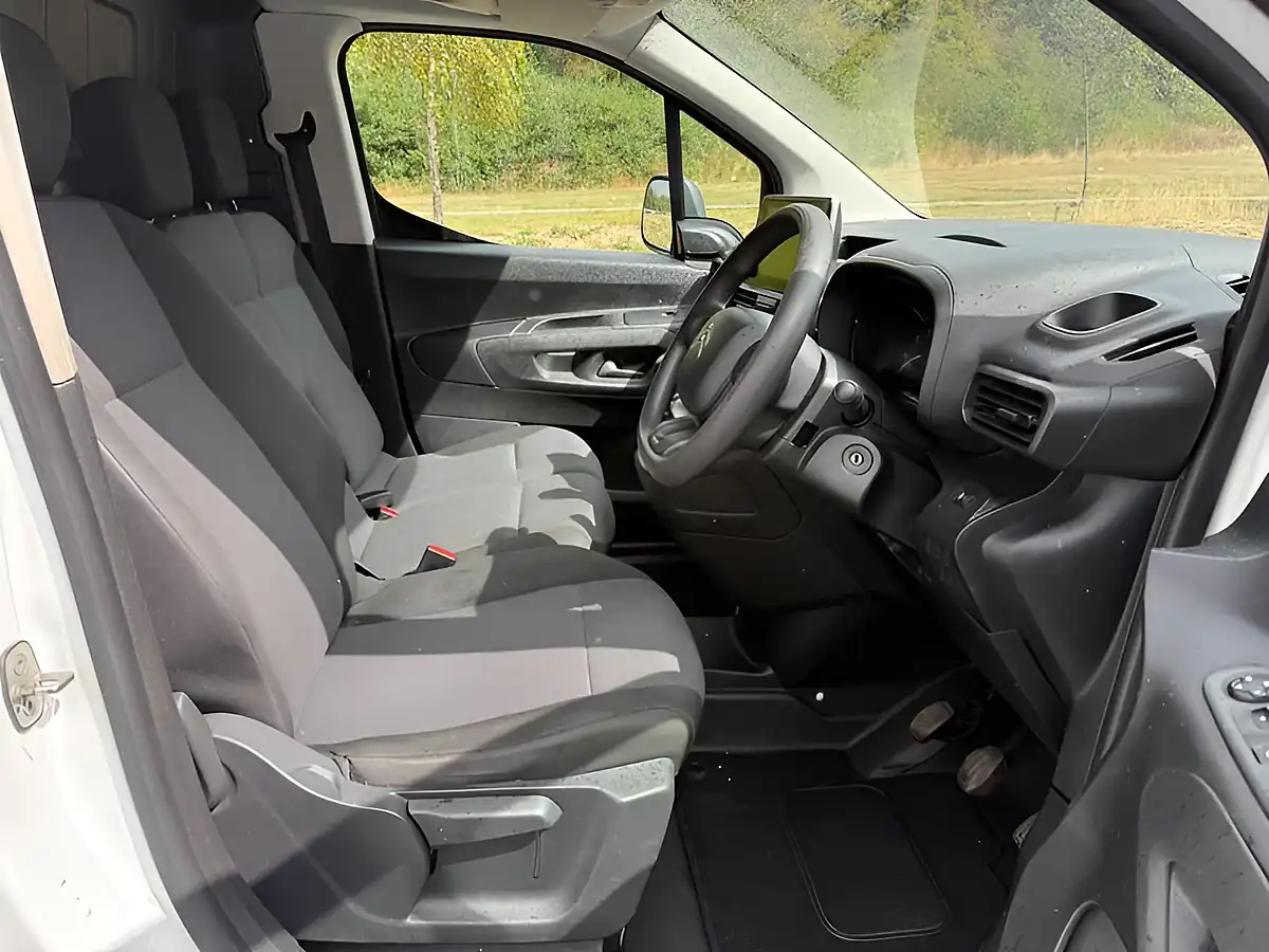 Used 2021 Citroen Berlingo Enterprise M White - Interior and Exterior details 13