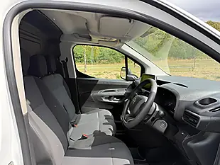 Used 2021 Citroen Berlingo Enterprise M White - Interior and Exterior details 14