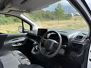 Used 2021 Citroen Berlingo Enterprise M White - Interior and Exterior details 17