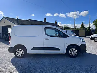 Used 2021 Citroen Berlingo Enterprise M White - Interior and Exterior details 12