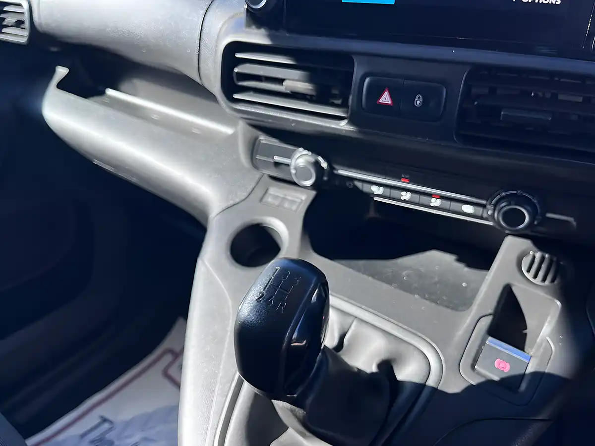 Used 2021 Citroen Berlingo Enterprise M White - Interior and Exterior details 15