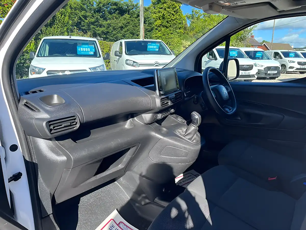 Used 2021 Citroen Berlingo Enterprise M White - Interior and Exterior details 17