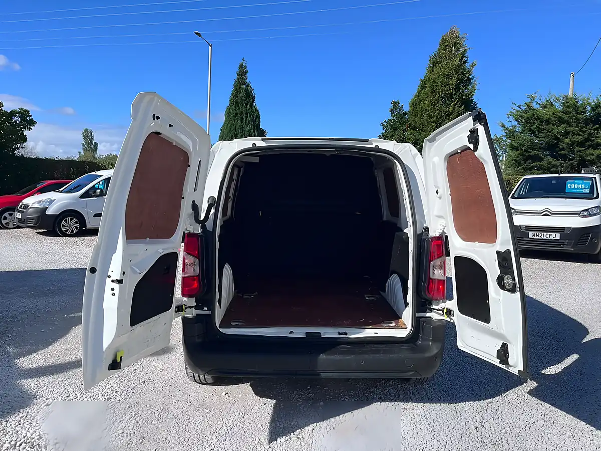 Used 2021 Citroen Berlingo Enterprise M White - Interior and Exterior details 2